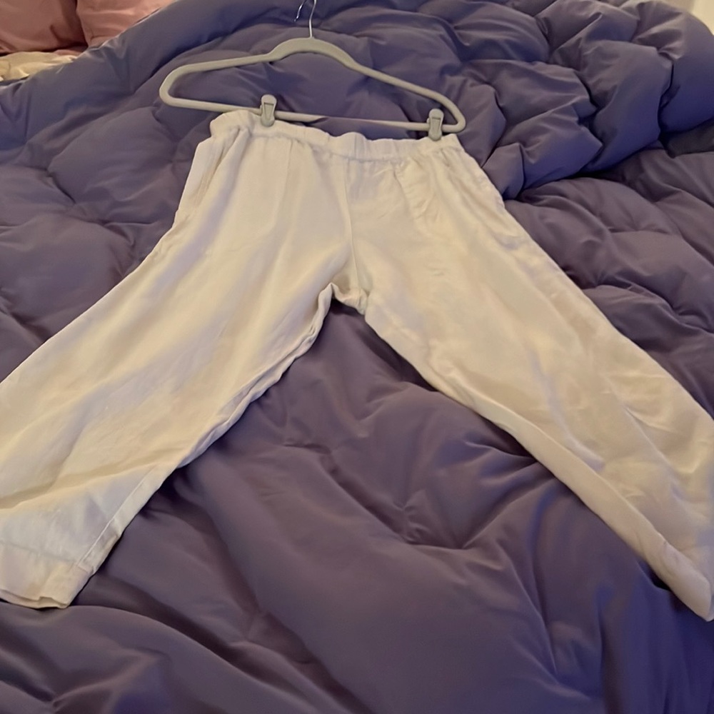 linen crop pants. Excellent condition. front pockets. Cool for summer